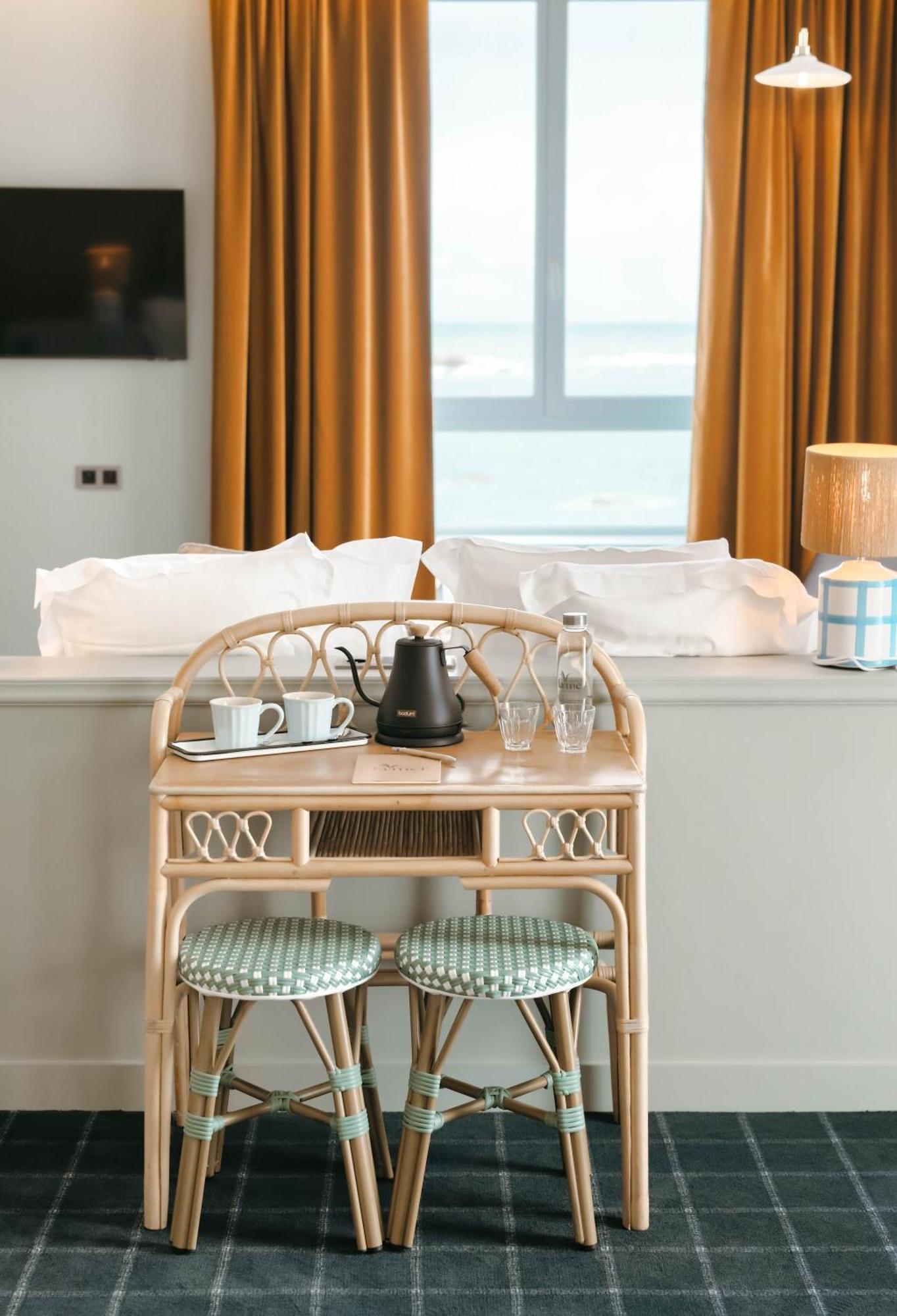 Hotel De La Mer & Spa ブリニョガン・プラージュ エクステリア 写真