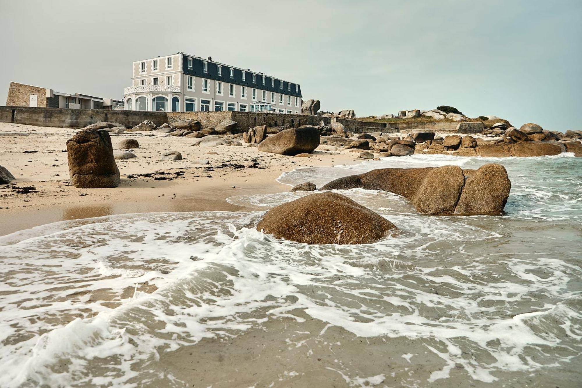 Hotel De La Mer & Spa ブリニョガン・プラージュ エクステリア 写真